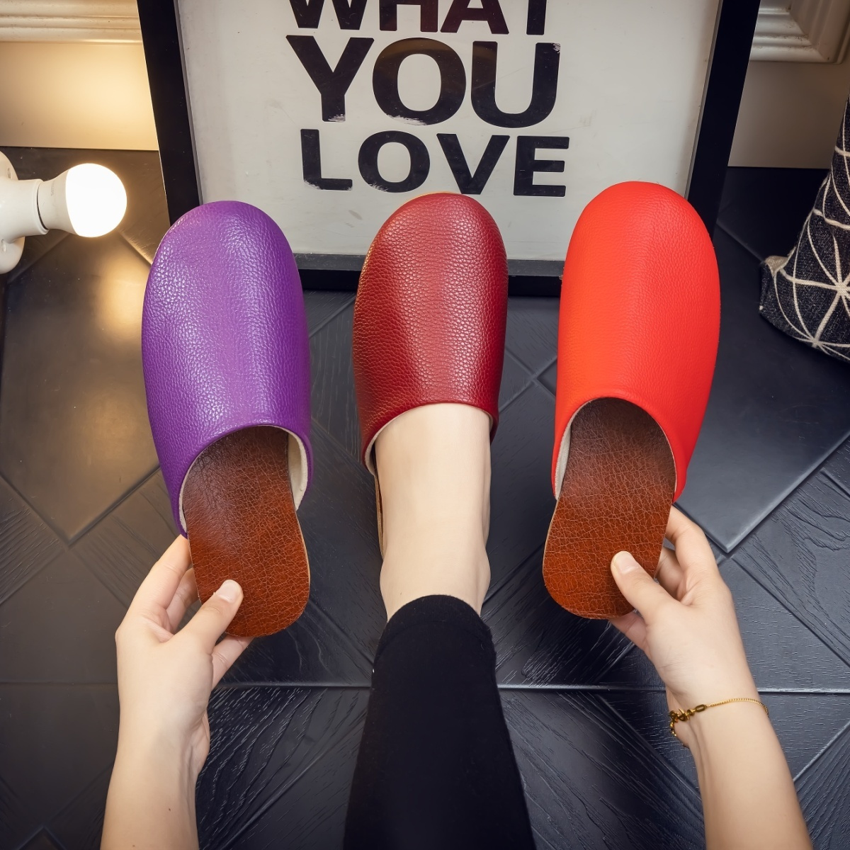 ファッショナブルな黒革スリッパ メンズ シンプルでニュートラ - Flip Flop Leather Men のレビューと価格