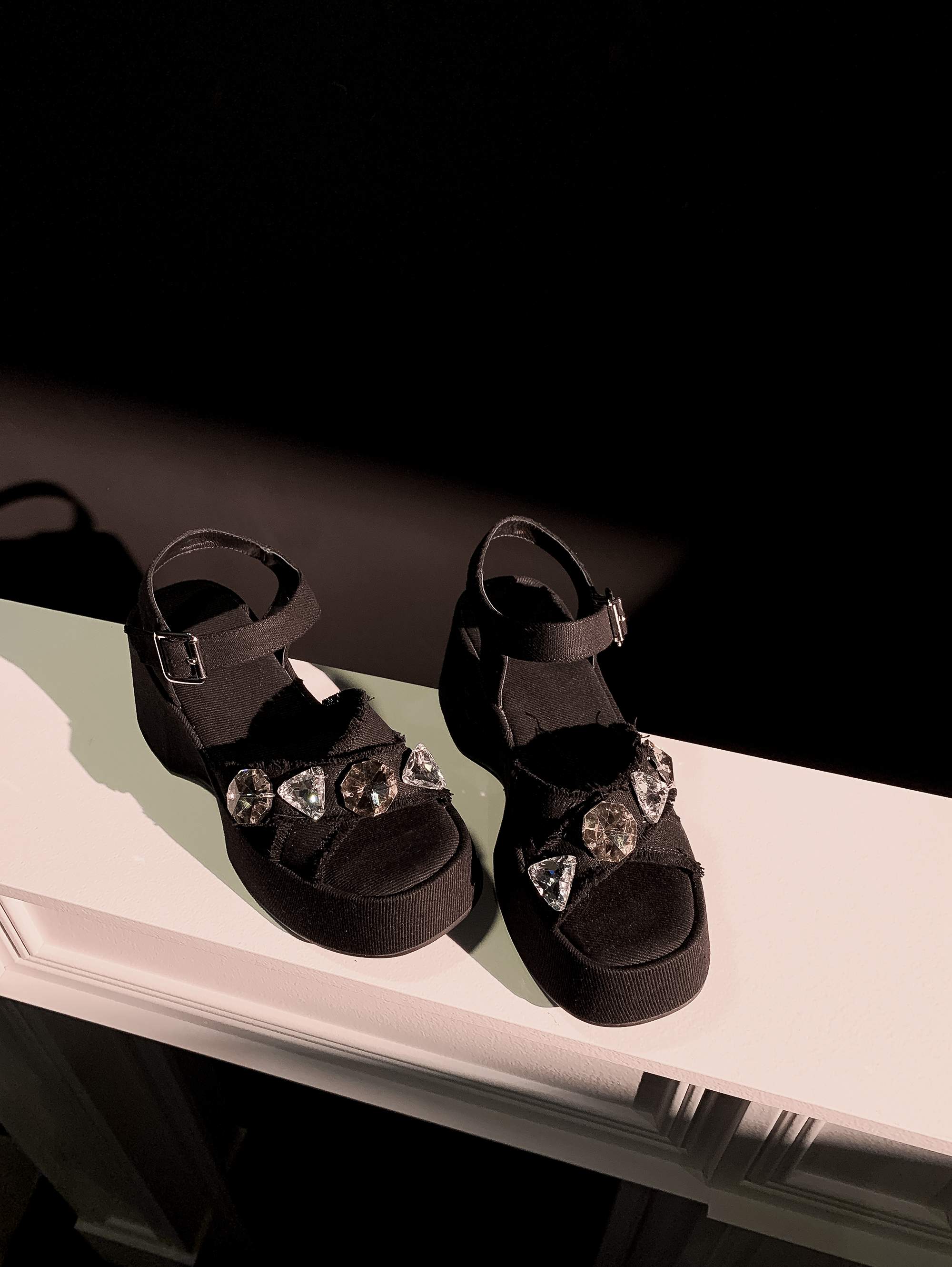 Krazing Pot デニム ピープトウ プラットフォーム - Casual Sandal Leather のレビューと価格