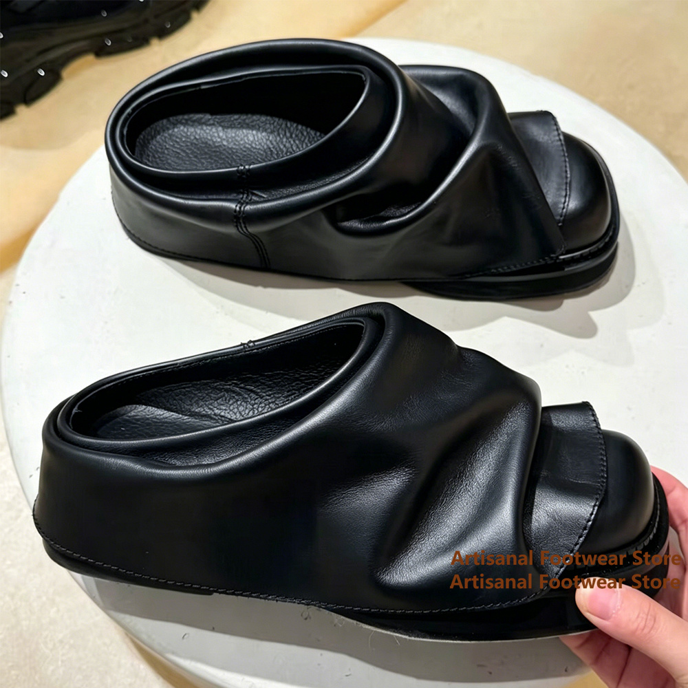 シャーリング加工ソフトレザースライドミュールスクエアトゥ厚底 - Flip Flop Leather Men のレビューと価格